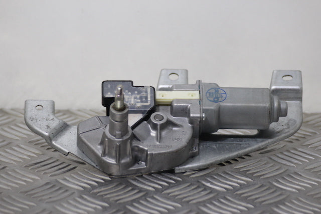Suzuki Swift Wiper Motor Rear (2011) genuine OEM used part - CarBreakers.ie