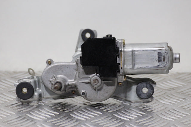 Toyota Corolla Wiper Motor Rear (2004) genuine OEM used part - CarBreakers.ie