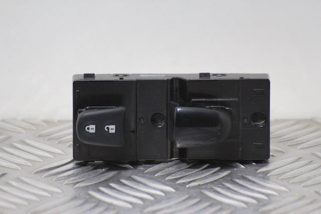 Nissan Qashqai Window Switch Front Passengers Side 