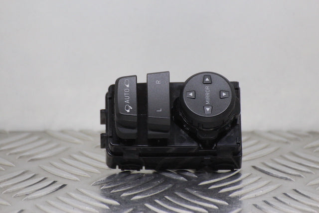 Hyundai i30 Door Mirror Control Switch 