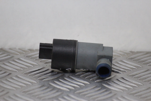 Toyota Yaris Windscreen Wash Water Bottle Motor 