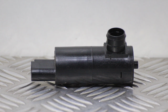 Suzuki SX4 Windscreen Wash Water Bottle Motor 