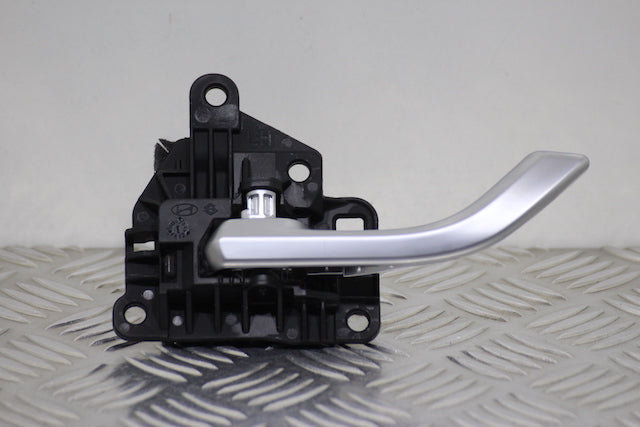 Hyundai i30 Door Handle Inner Front Passengers Side 