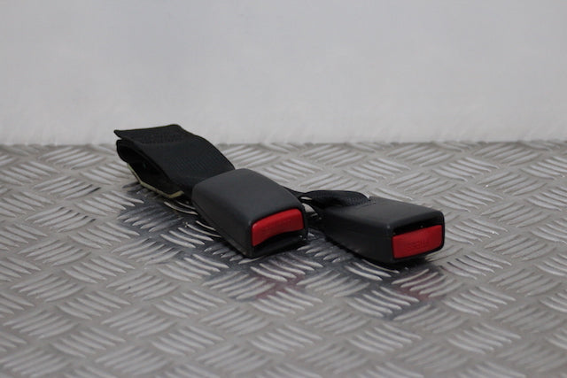 Toyota Corolla Seat Belt Buckle Lock Centre Rear 