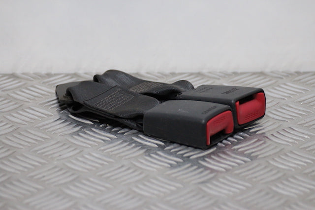 Toyota Yaris Seat Belt Buckle Lock Rear Passengers Side 