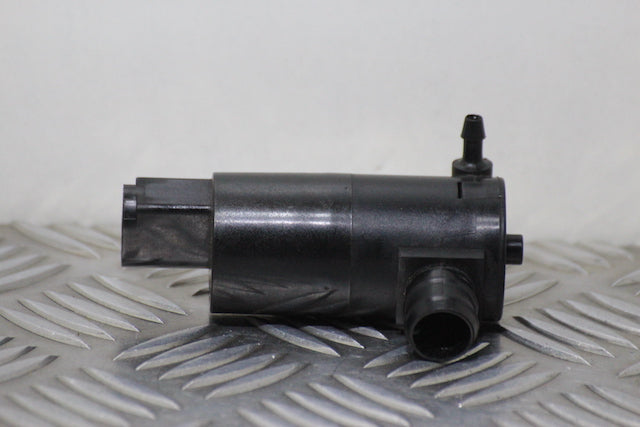 Toyota Yaris Windscreen Wash Water Bottle Motor 