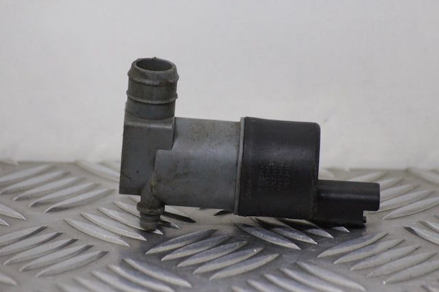 Nissan Qashqai Windscreen Wash Water Bottle Motor 