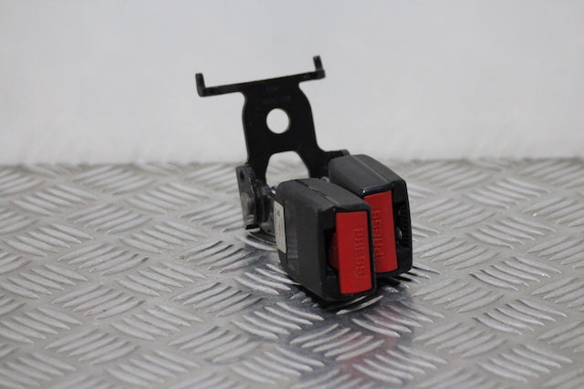 Renault Megane Seat Belt Buckle Lock Centre Rear 