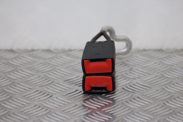 Skoda Fabia Seat Belt Buckle Lock Centre Rear 