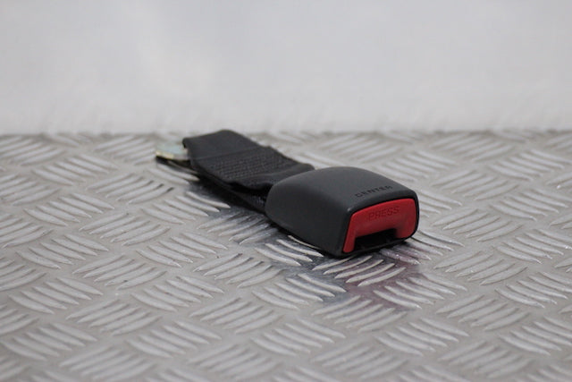 Suzuki SX4 Seat Belt Buckle Lock Centre Rear 