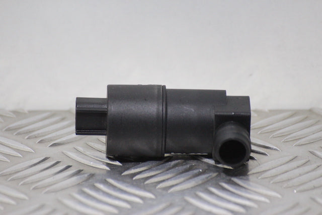 Toyota Yaris Windscreen Wash Water Bottle Motor (2014)