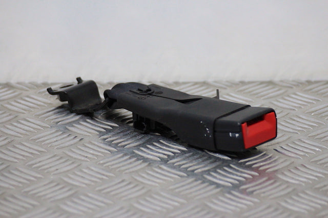Toyota Avensis Seat Belt Buckle Lock Rear Drivers Side 