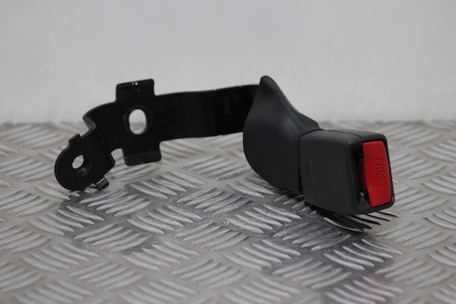 Toyota Avensis Seat Belt Buckle Lock Rear Drivers Side 