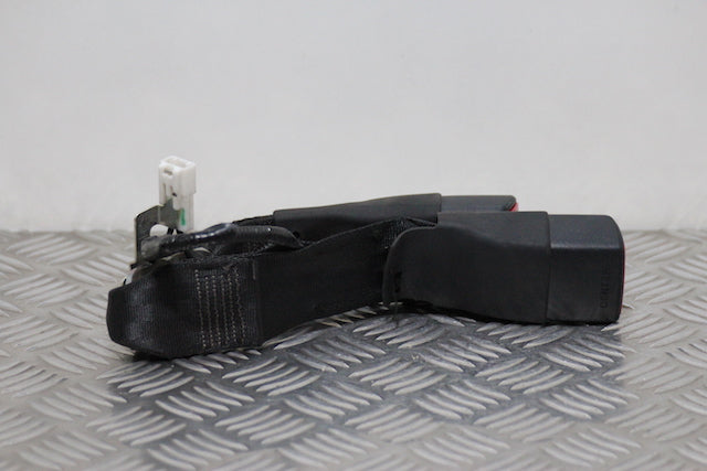 Toyota Yaris Seat Belt Buckle Lock Rear Passengers Side 