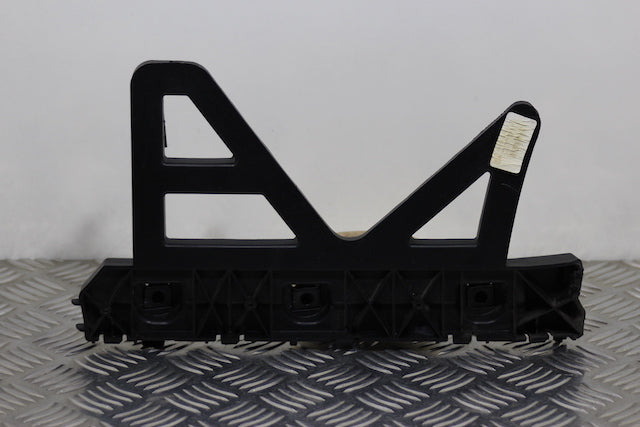 Hyundai i30 Bumper Support Bracket Passengers Side 
