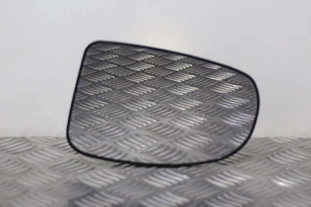 Toyota Avensis Door Mirror Glass Passengers Side 