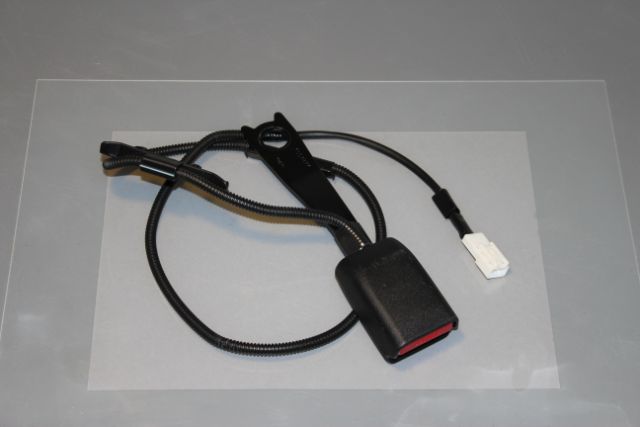 Toyota Yaris Seat Belt Buckle Lock Front Passengers Side 