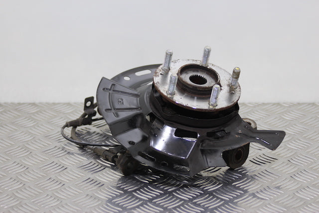 Hyundai i30 Stub Axle with Hub and Bearing Front Drivers Side 