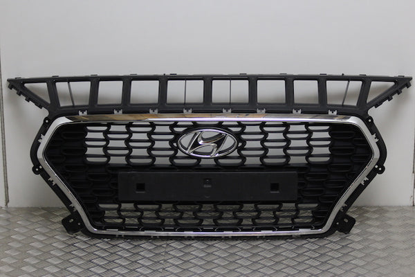 Hyundai i30 Bumper Grill (2019) - 1