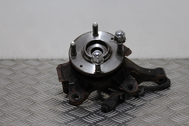 Hyundai i10 Stub Axle with Hub and Bearing Front Drivers Side 