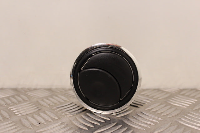 Dacia Duster Dashboard Airvent Passengers Side 