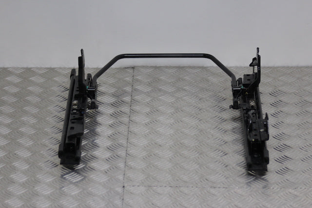 Hyundai i30 Seat Front Passengers Side Rail 