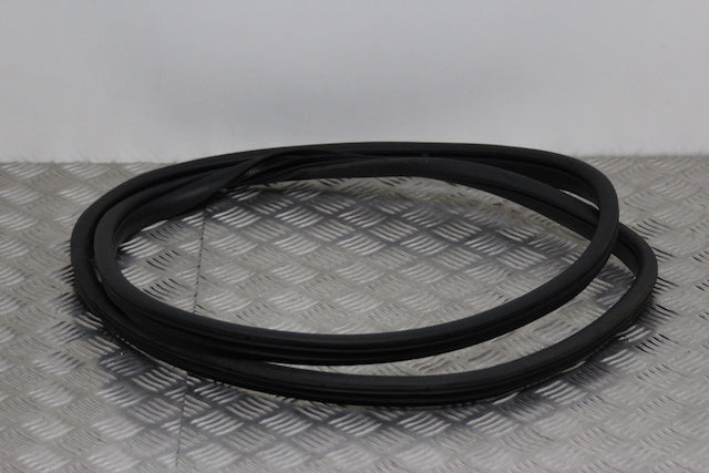 Hyundai i30 Door Seal Rear Drivers Side 