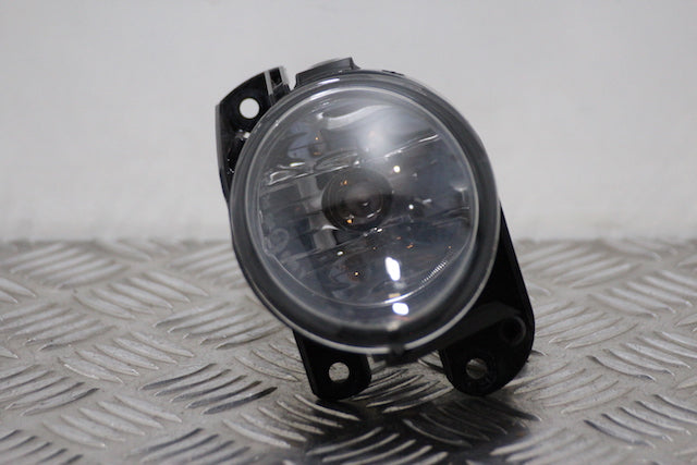 Volkswagen Passat Fog Lamp Front Passengers Side 