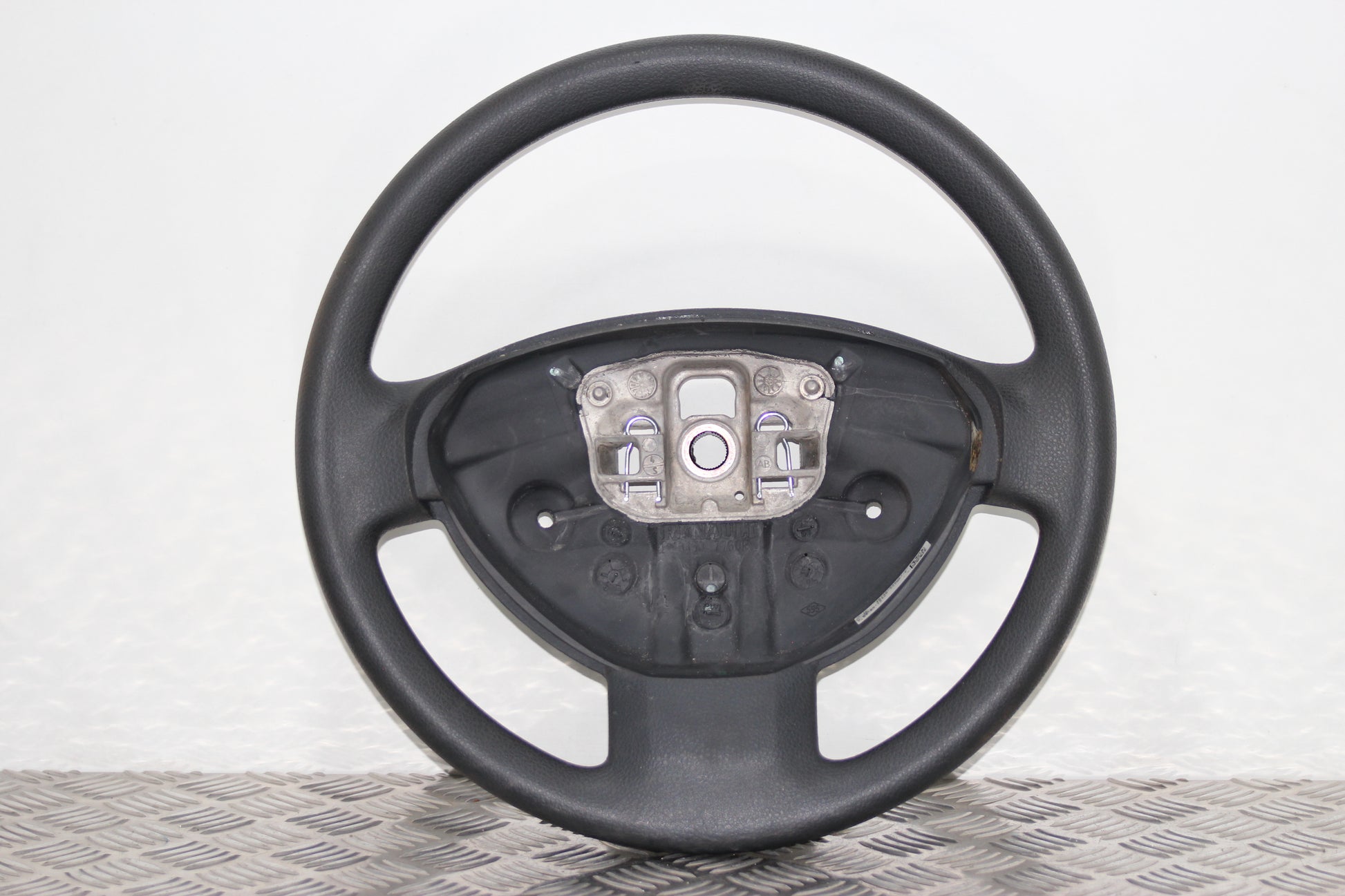 Dacia Duster Steering Wheel 
