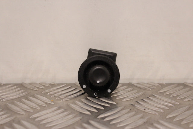 Dacia Duster Door Mirror Control Switch 