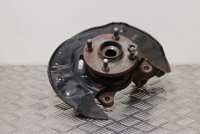 Toyota Corolla Verso Stub Axle with Hub and Bearing Front Drivers Side 