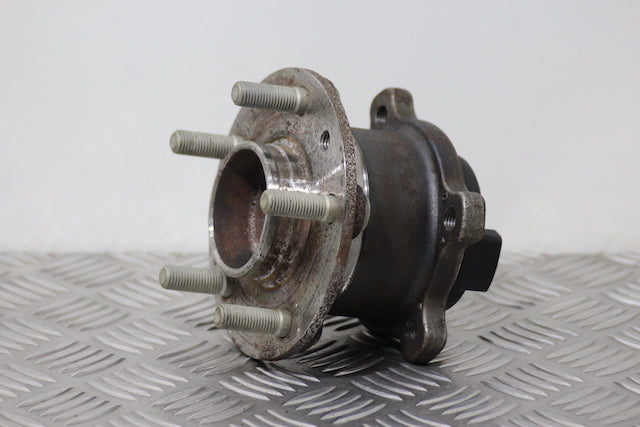 Ford Mondeo Hub with Bearing Rear Drivers Side 
