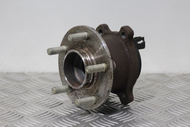 Ford Mondeo Hub with Bearing Rear Passengers Side 
