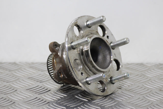 Hyundai i30 Hub with Bearing Rear Drivers Side 