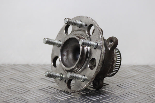 Kia Ceed Hub with Bearing Rear Drivers Side 