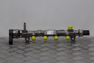 Volkswagen Golf Fuel Injector Rail Diesel 