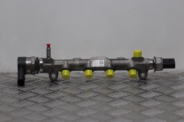 Volkswagen Golf Fuel Injector Rail Diesel (2013)