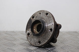 Seat Leon Hub with Bearing Front Passengers Side (2010)