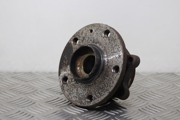 Seat Leon Hub with Bearing Front Passengers Side (2010) - 1