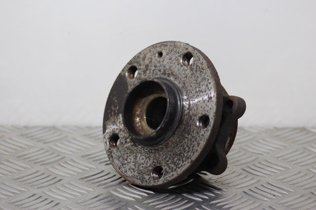 Seat Leon Hub with Bearing Front Passengers Side 