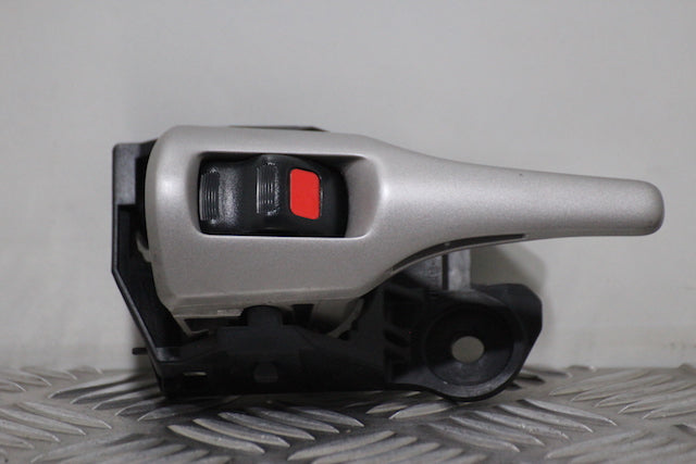 Toyota Auris Door Handle Inner Front Passengers Side 