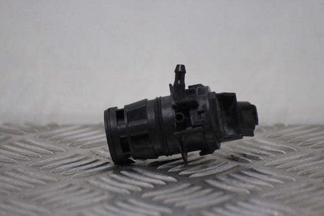 Toyota Auris Windscreen Wash Water Bottle Motor 