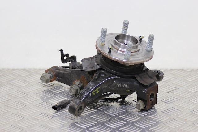 Hyundai i10 Stub Axle with Hub and Bearing Front Drivers Side 