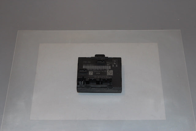 Audi A3 Door Lock Control Relay LHR (2017) - Part photo