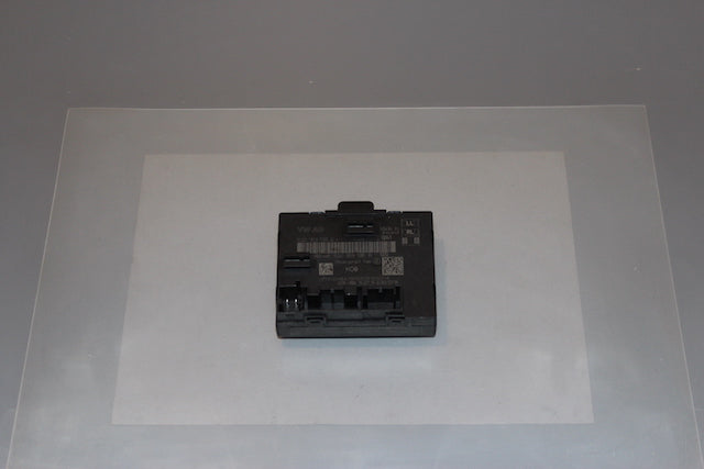Audi A3 Door Lock Control Relay RHR (2017) - Part photo