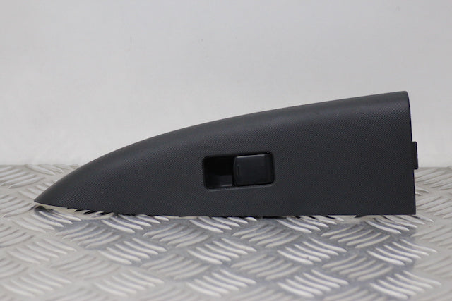 Nissan Note Window Switch Front Passengers Side (2010)