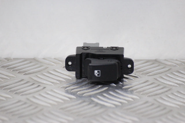 Hyundai i10 Window Switch Front Passengers Side 