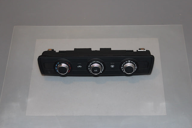 Audi A3 Heater Control Switch (2017) - Part photo