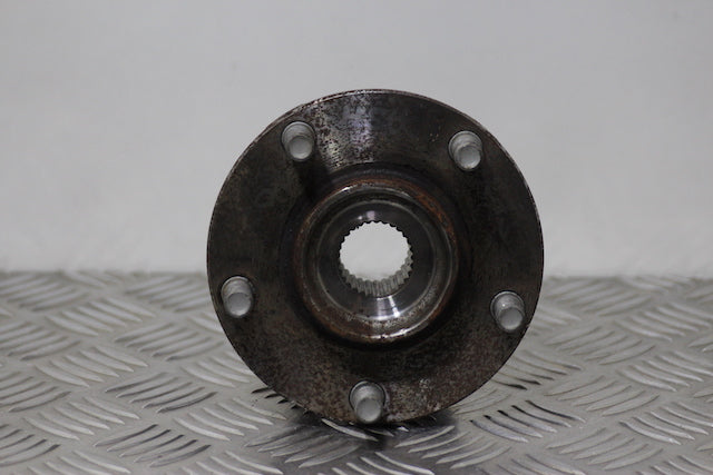 Nissan Qashqai Hub with Bearing Front Drivers Side 
