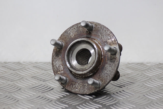 Nissan Qashqai Hub with Bearing Front Passengers Side 